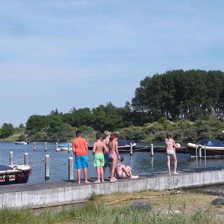 Comfortabel Vakantiehuis Aan Zee En Meer ! Kamperland Luaran gambar