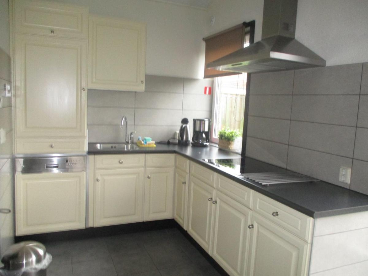 Comfortabel Vakantiehuis Aan Zee En Meer ! Kamperland Luaran gambar