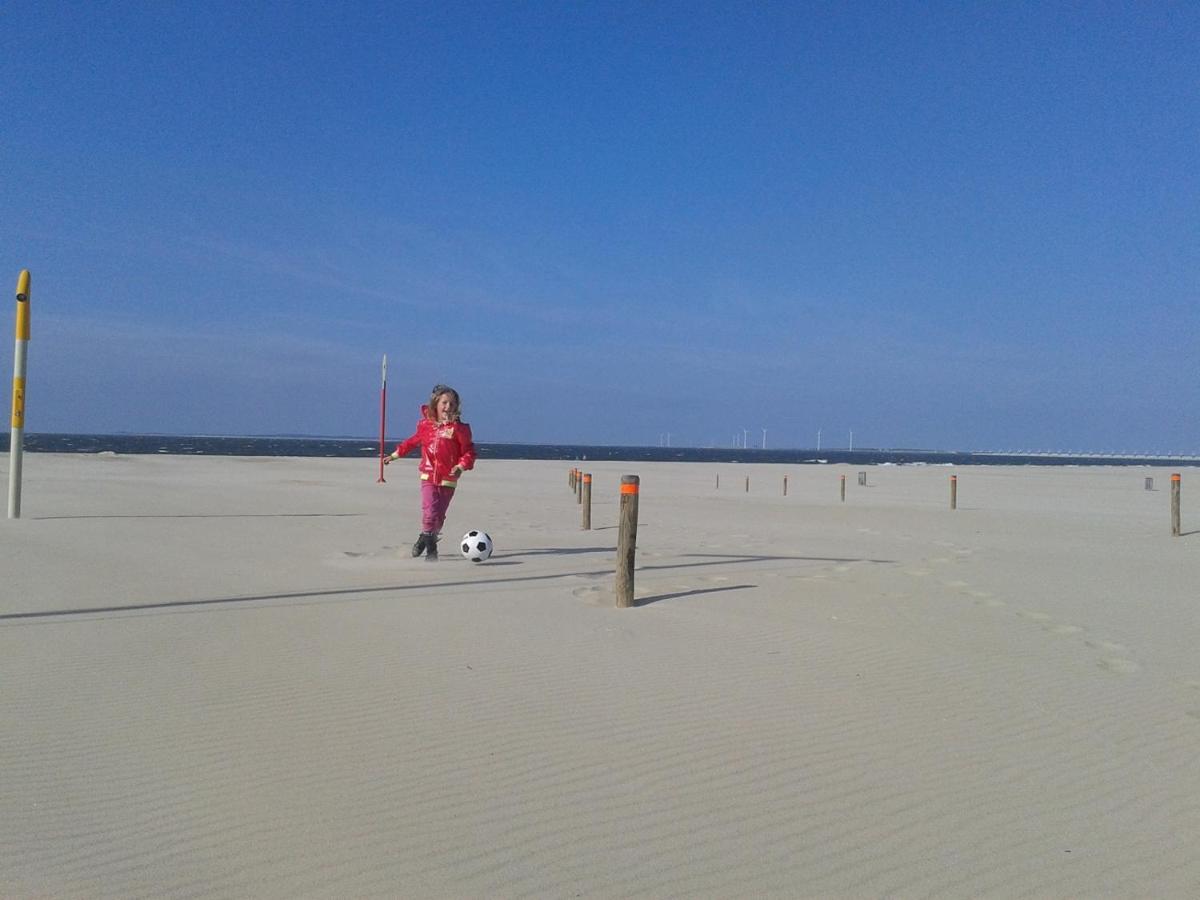 Comfortabel Vakantiehuis Aan Zee En Meer ! Kamperland Luaran gambar